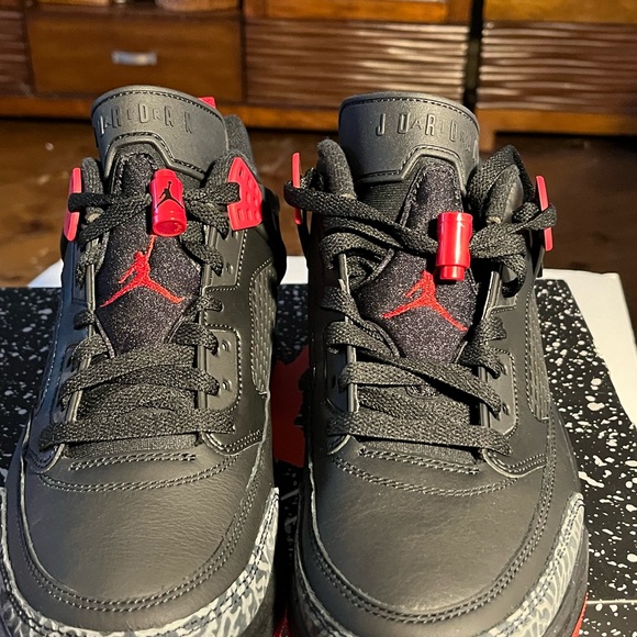 Jordan Spizike low size 8.5 men’s - Picture 3 of 5